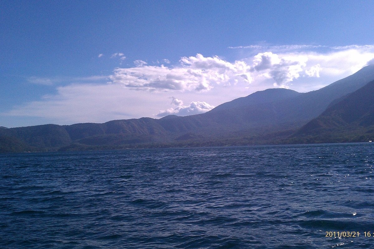 Panorámica del Lago de Coatepeque