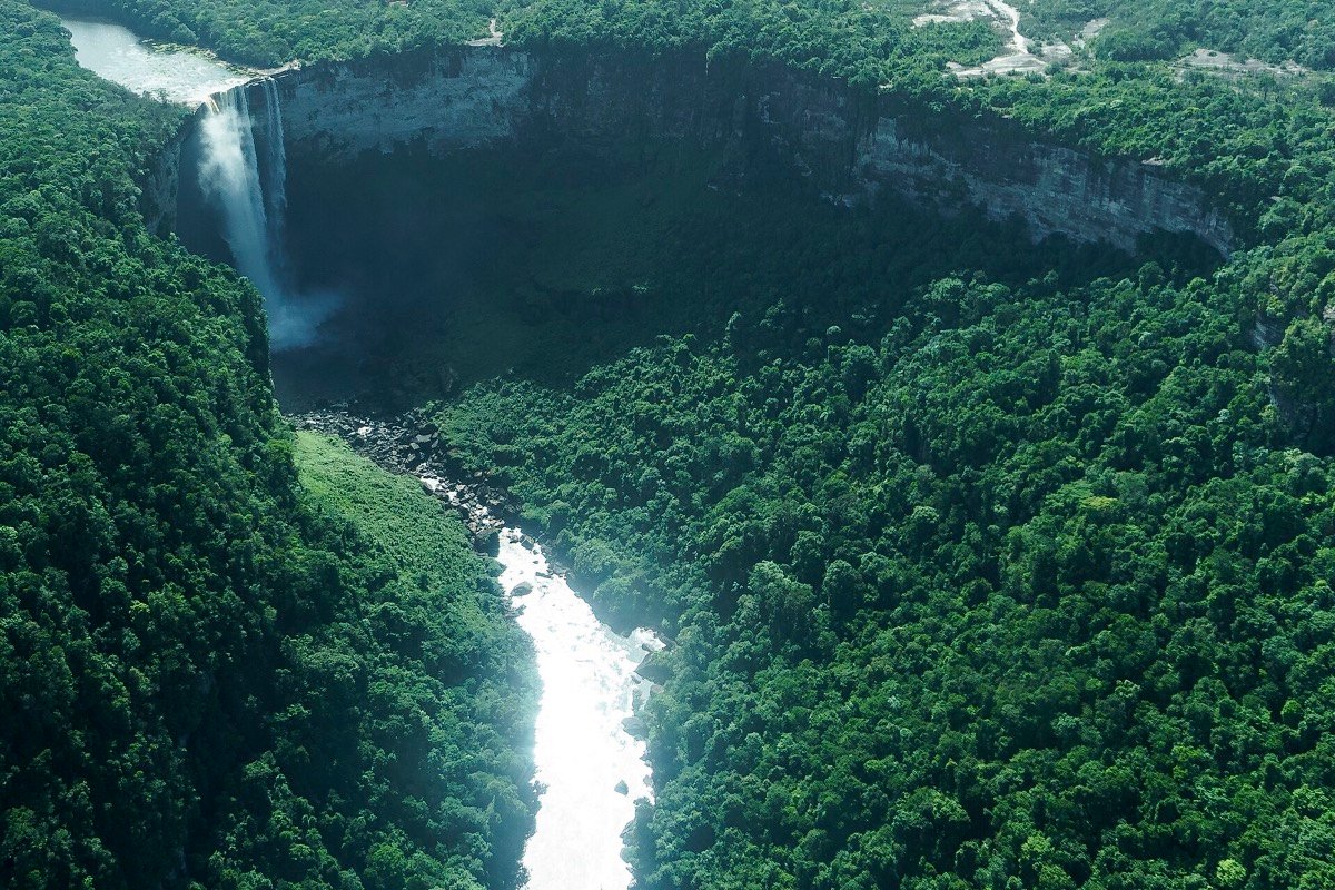 Vista lateral de Kaieteur Falls