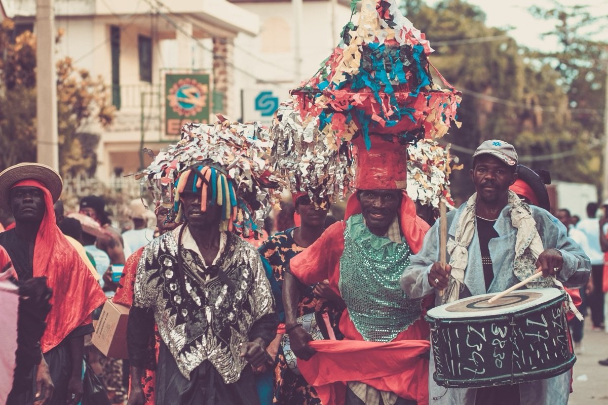 Máscaras y participantes del carnaval de Jacmel