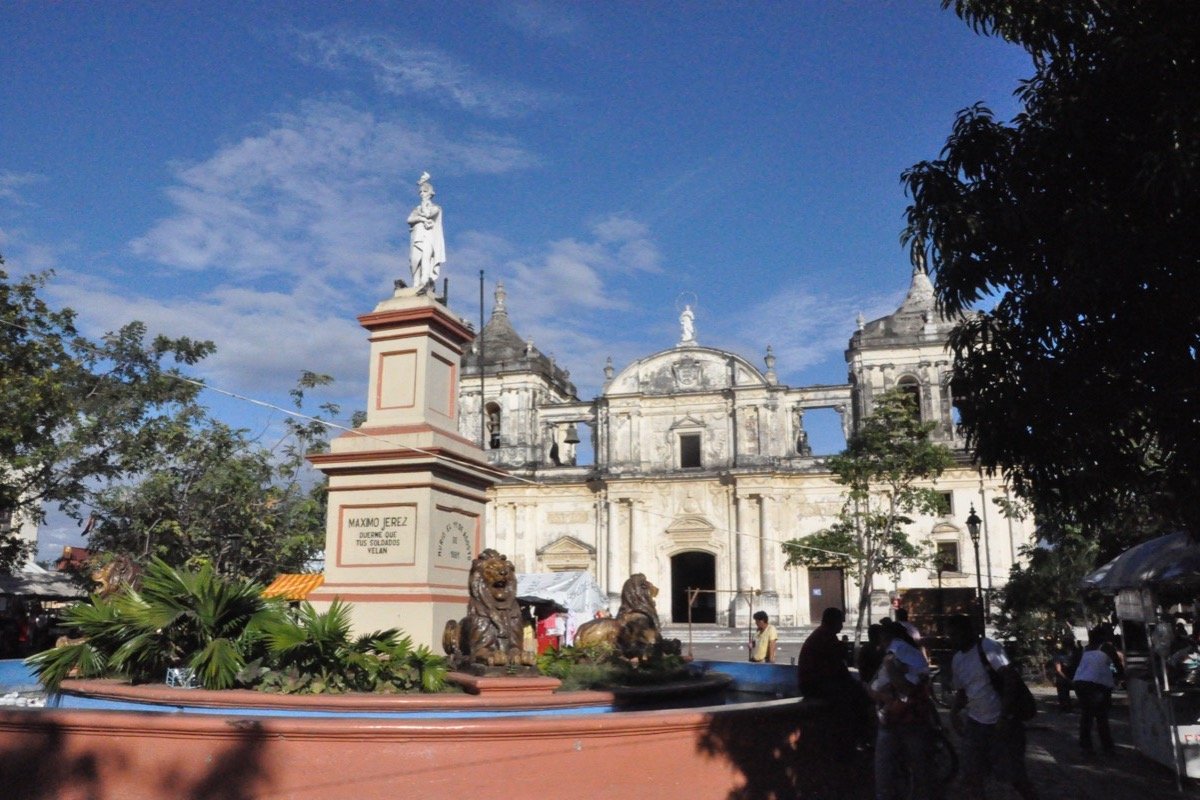 Monumento a Máximo Jerez en León