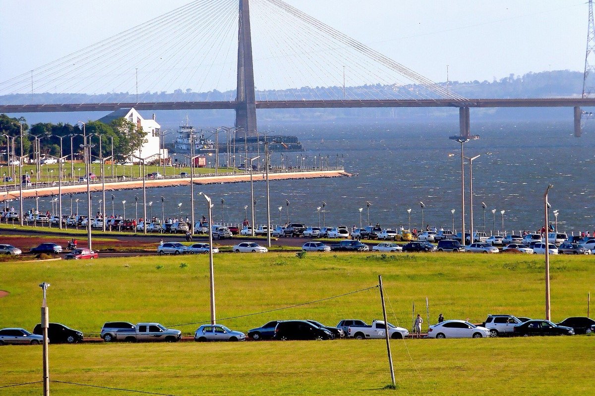 Puente internacional y costanera de Encarnación