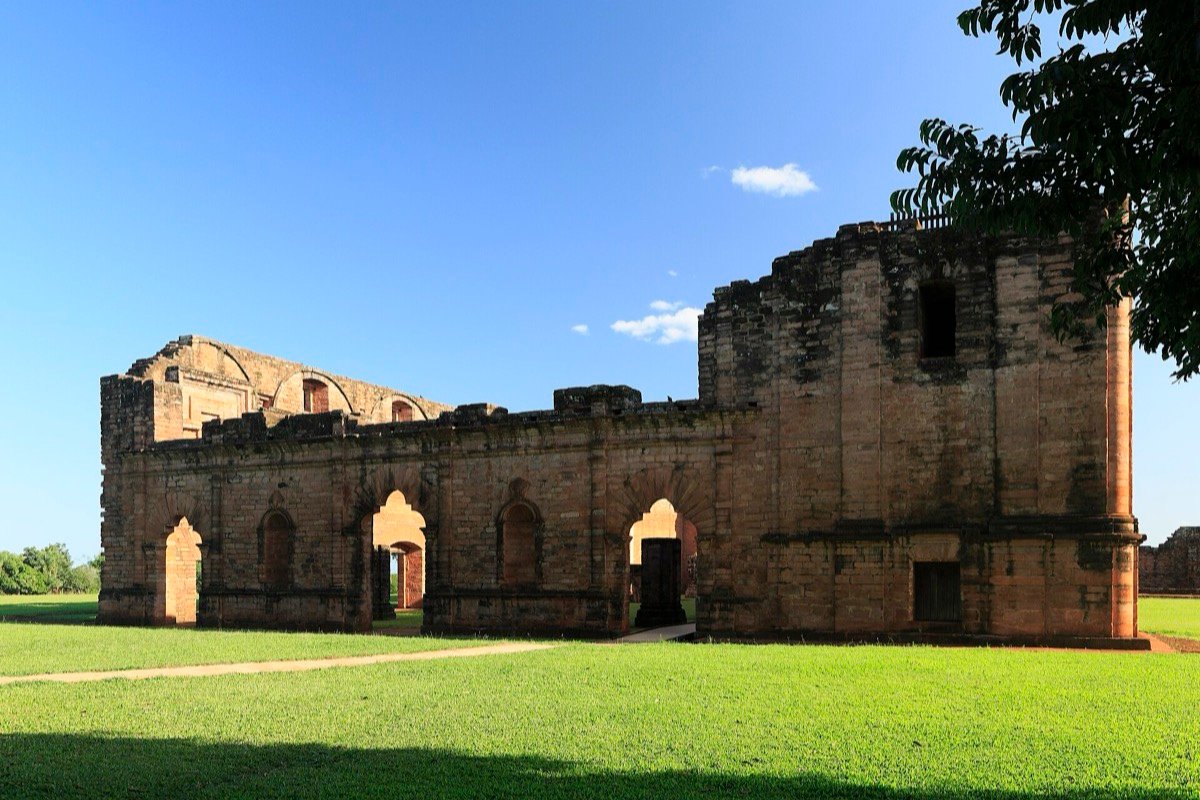 Fachada de Jesús de Tavarangue