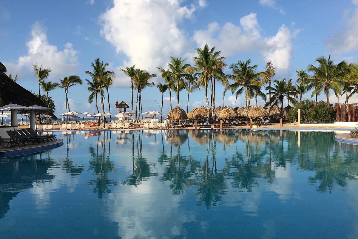 Embarcaciones y costa de Bayahibe