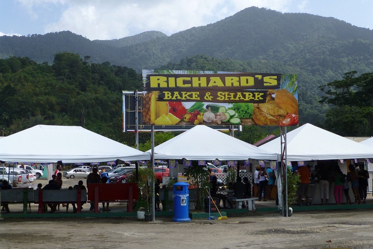 Puestos de comida en Maracas Bay