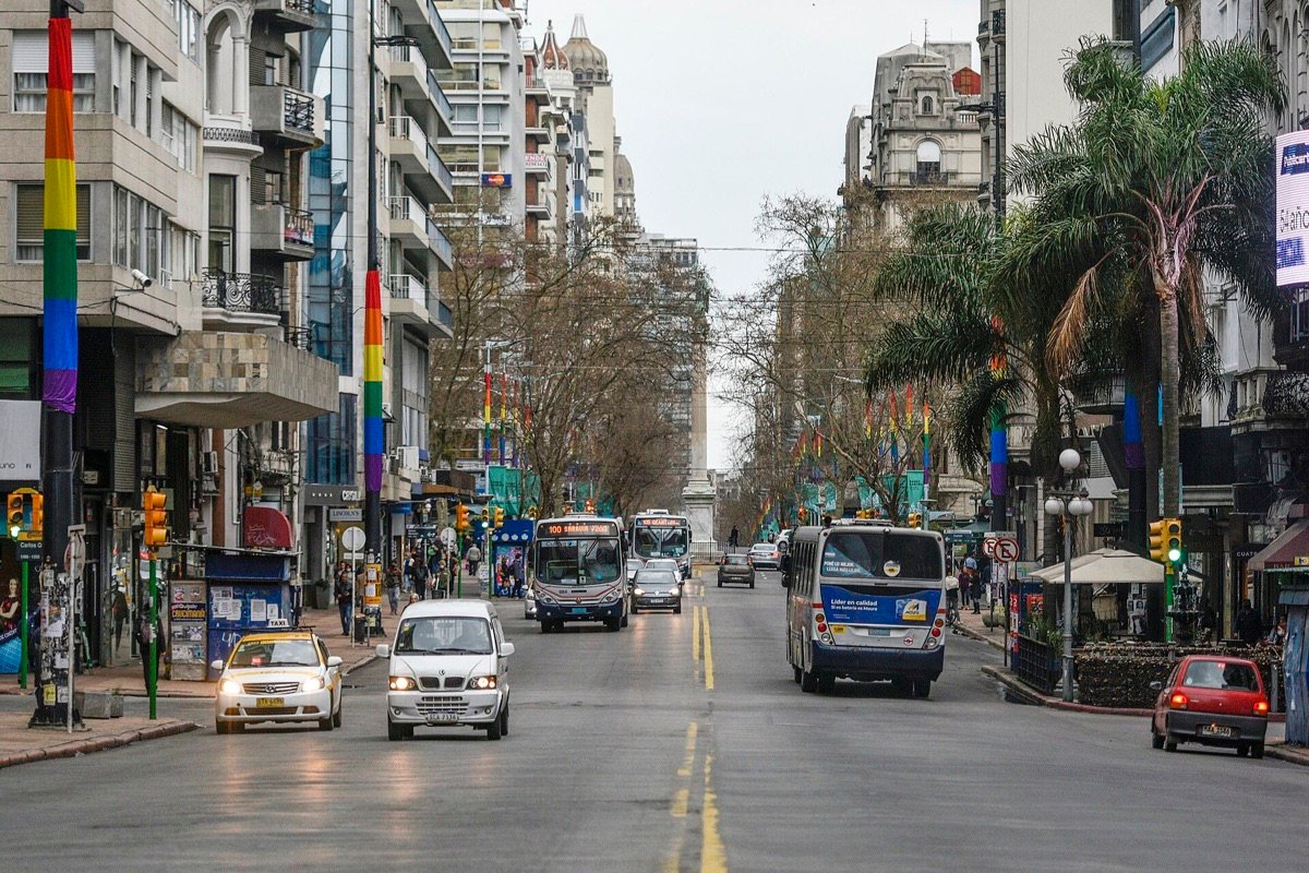 Avenida 18 de Julio en el centro de Montevideo
