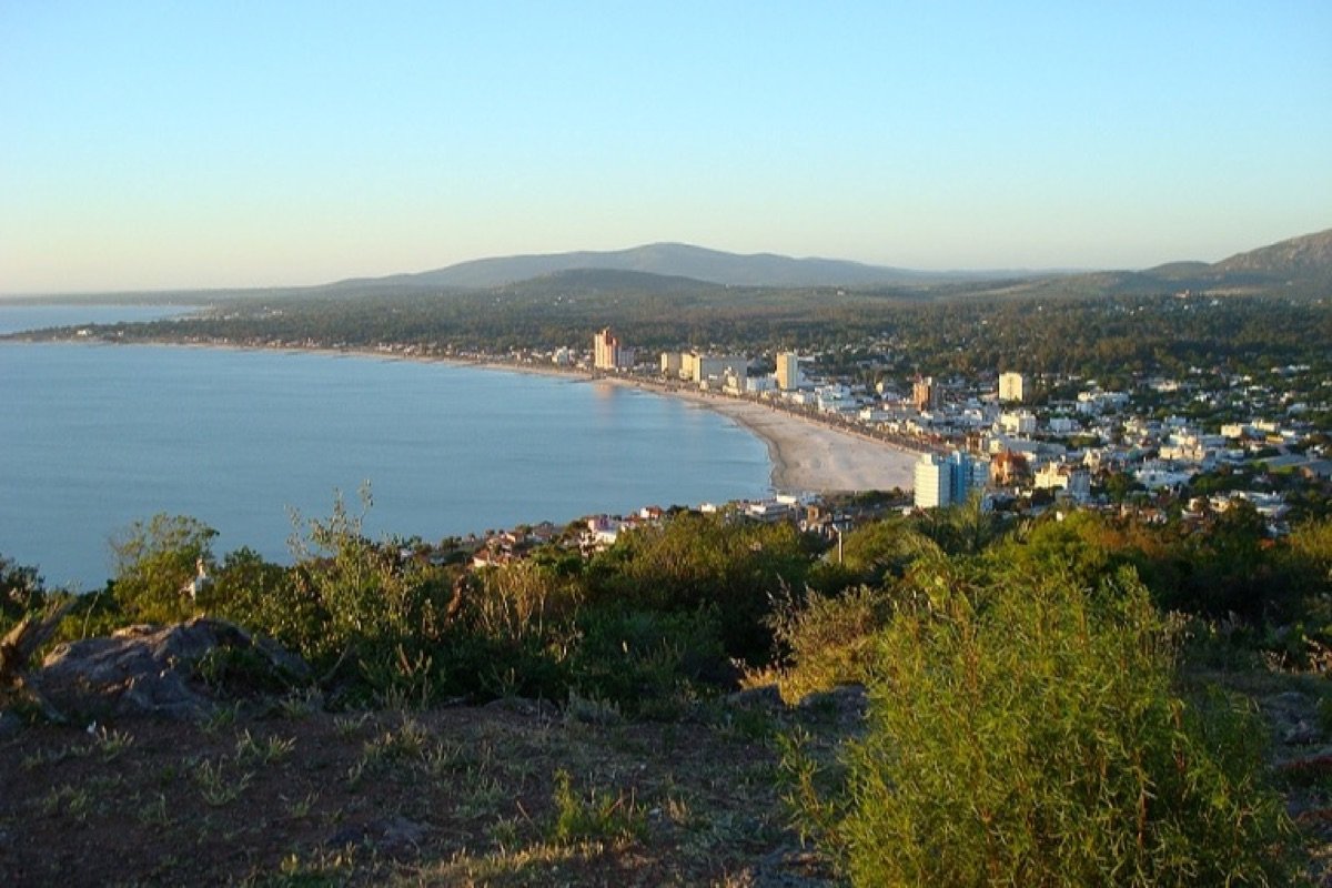 Bahía de Piriápolis vista desde el Cerro San Antonio